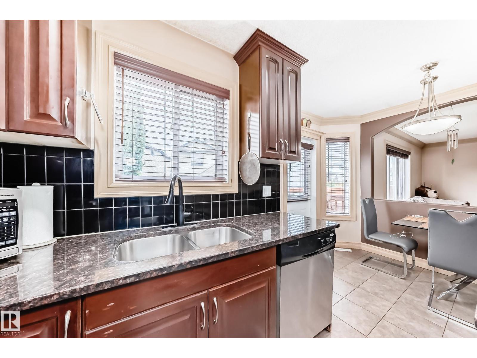 Photo 6 of 1913 33 B Av Nw, Edmonton AB