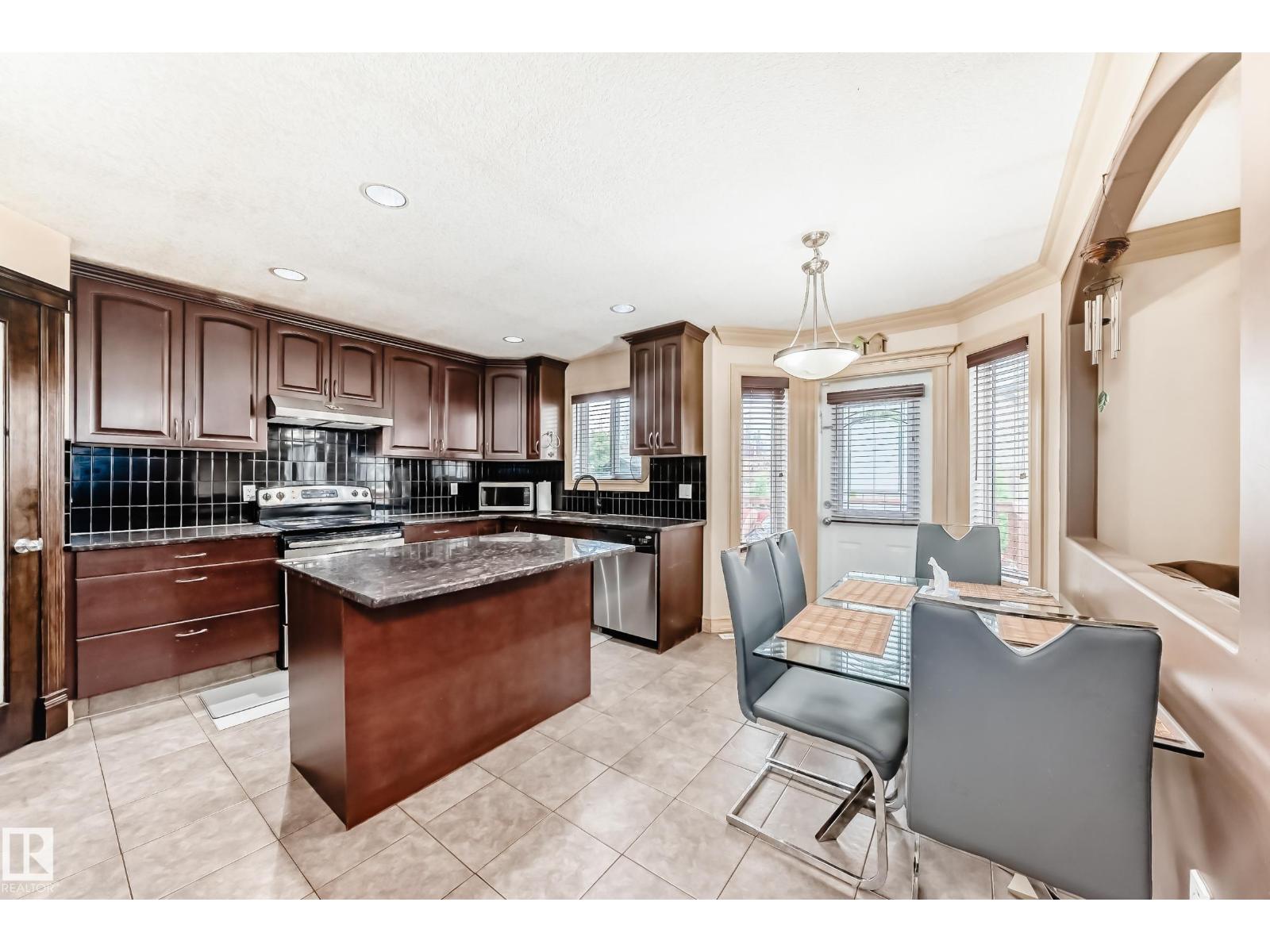 Photo 40 of 1913 33 B Av Nw, Edmonton AB