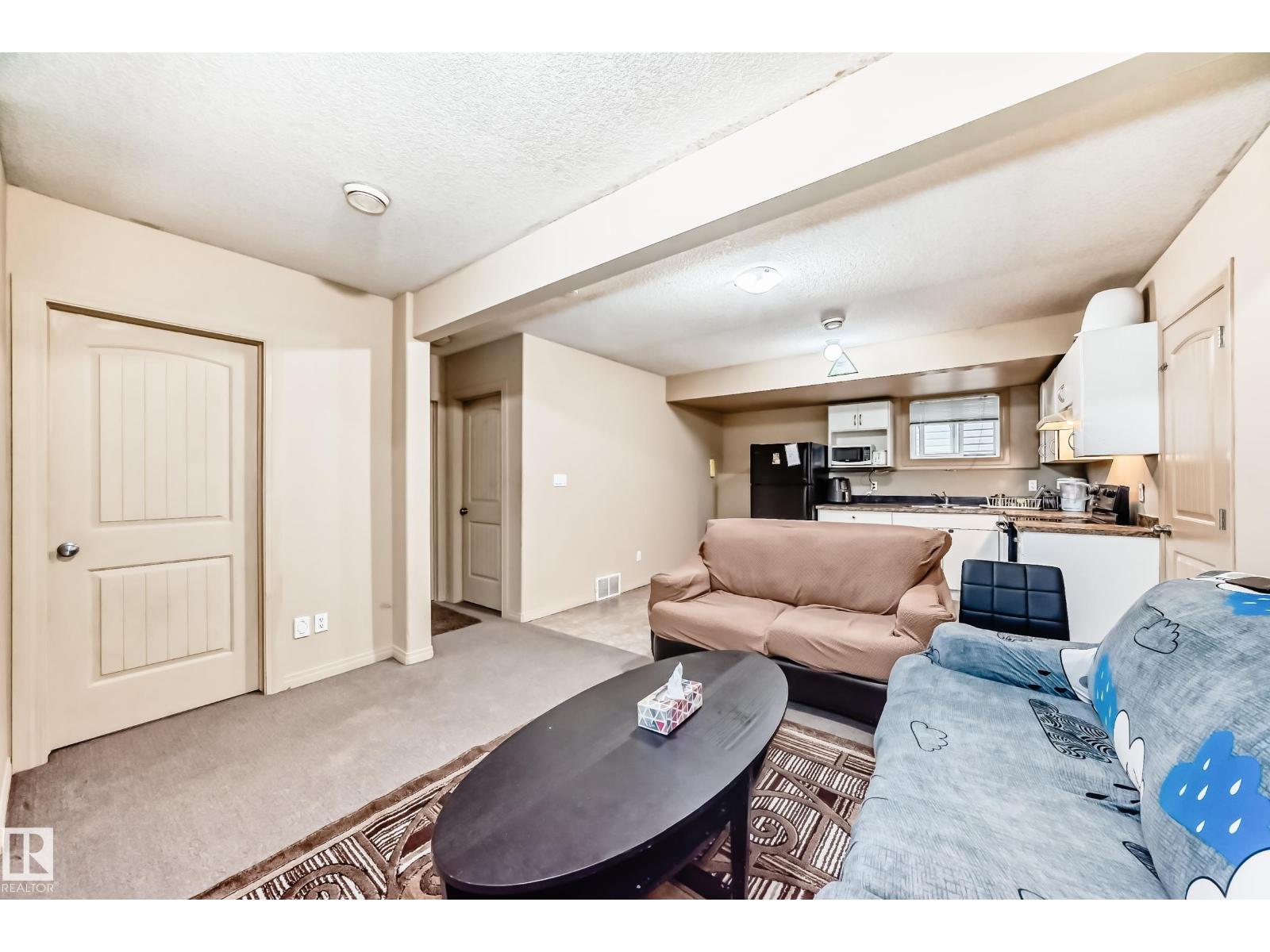 Photo 13 of 1913 33 B Av Nw, Edmonton AB