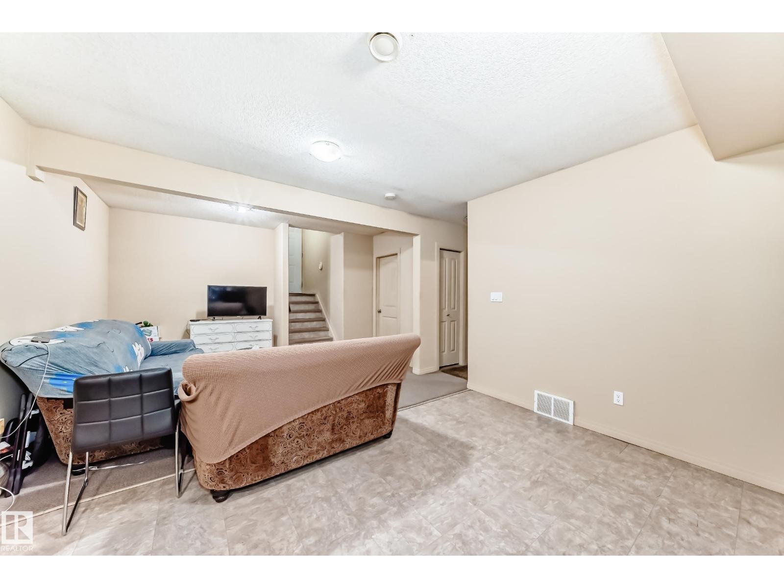 Photo 47 of 1913 33 B Av Nw, Edmonton AB