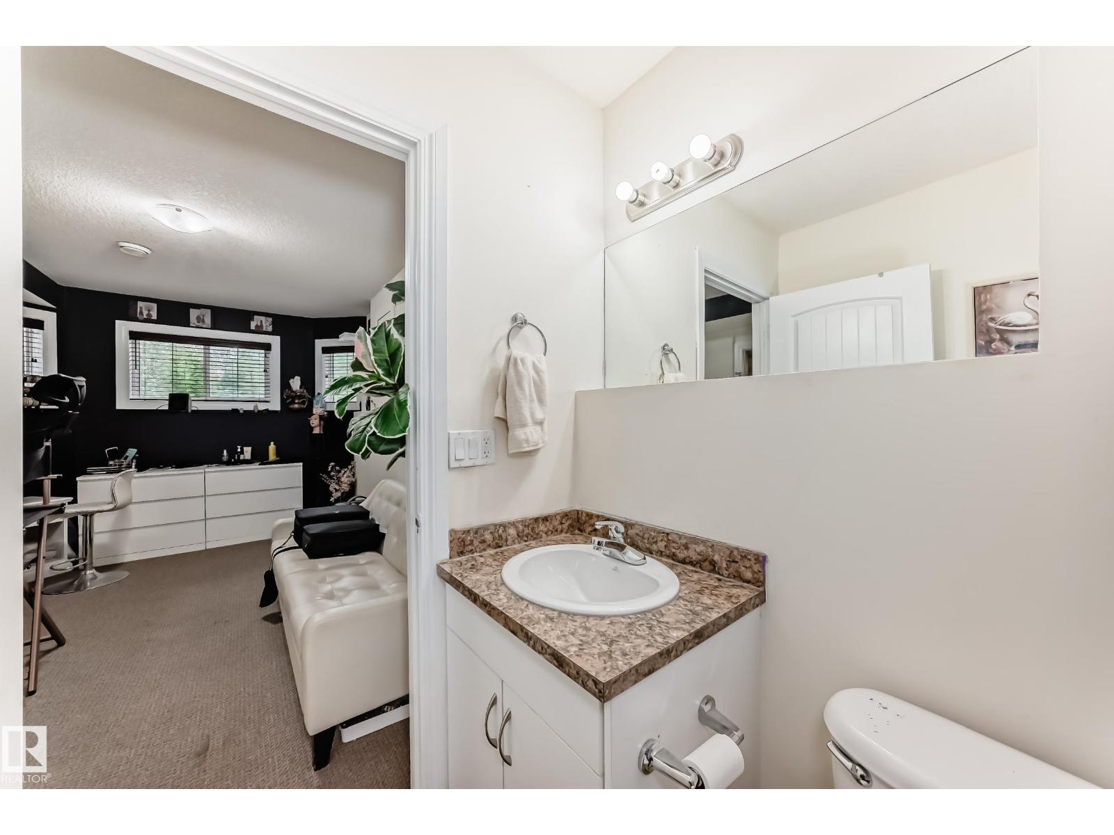 Photo 11 of 1913 33 B Av Nw, Edmonton AB