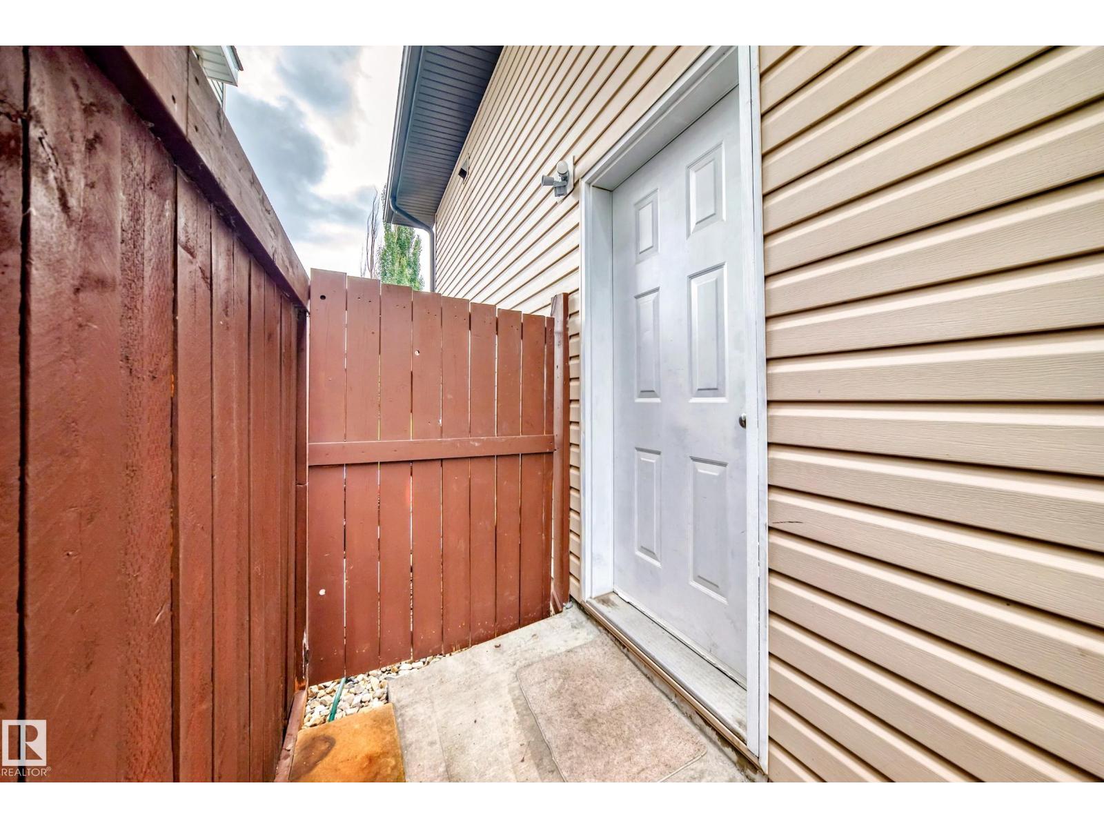 Photo 12 of 1913 33 B Av Nw, Edmonton AB
