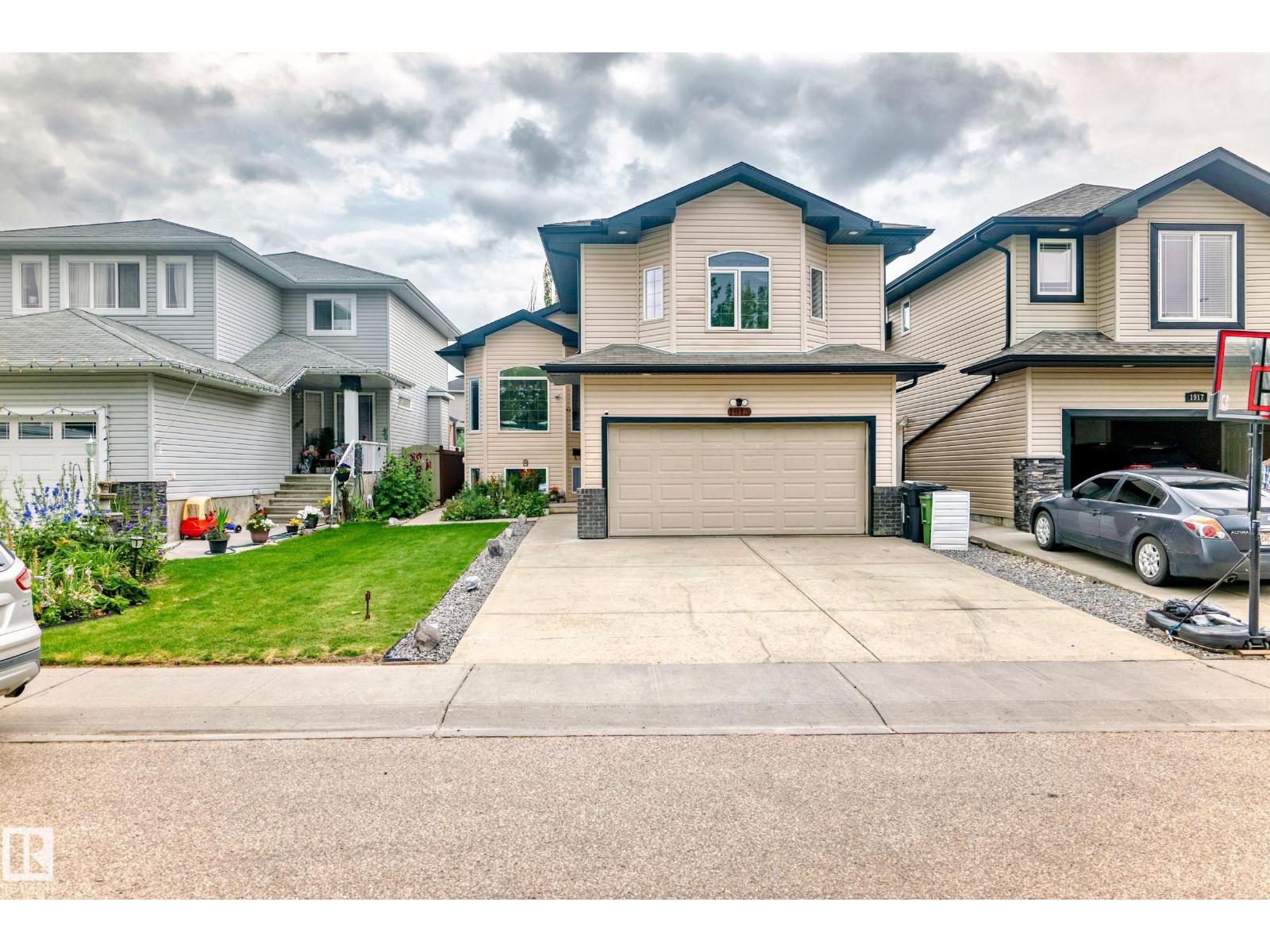 Photo 67 of 1913 33 B Av Nw, Edmonton AB