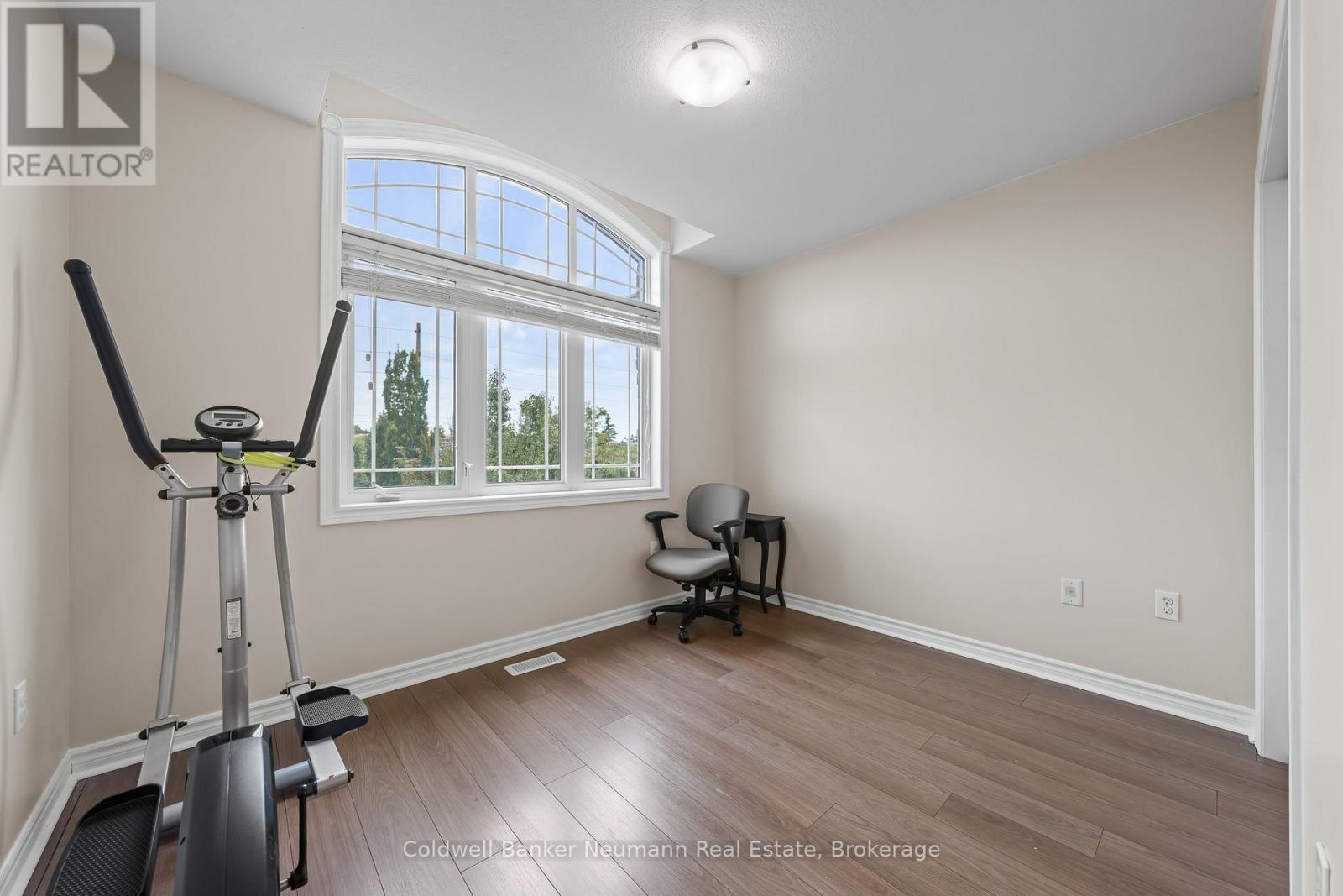 Photo 26 of 40 Laughland Lane, Guelph ON