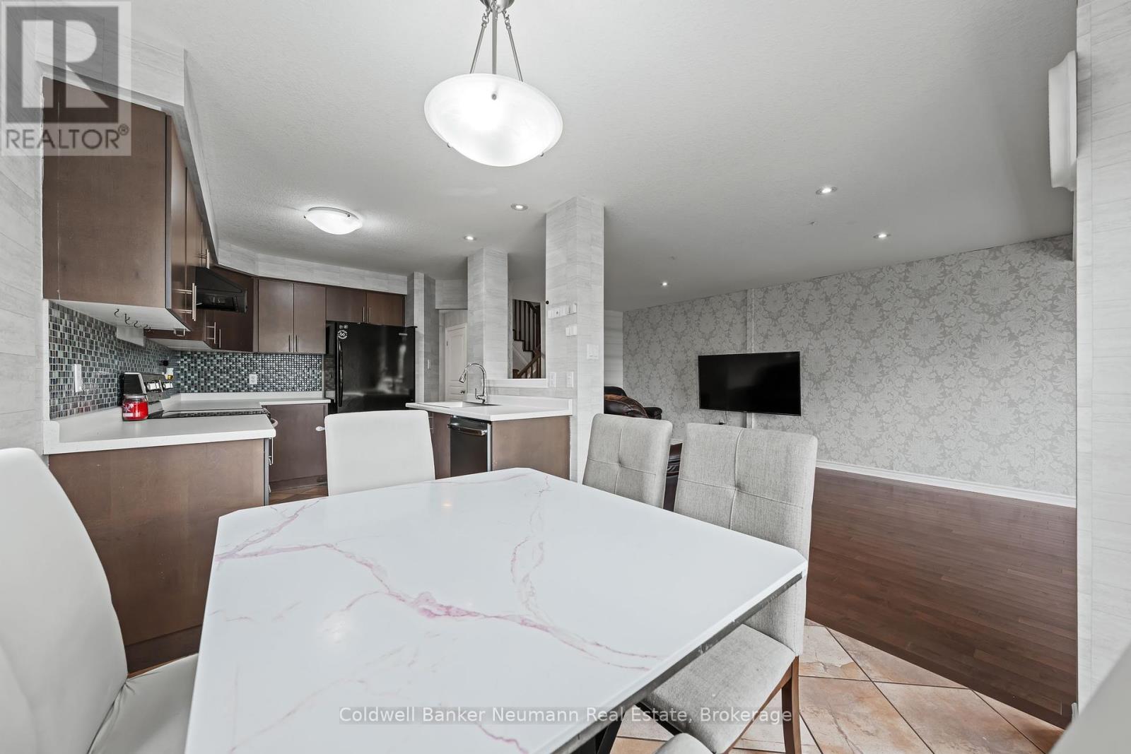 Photo 10 of 40 Laughland Lane, Guelph ON