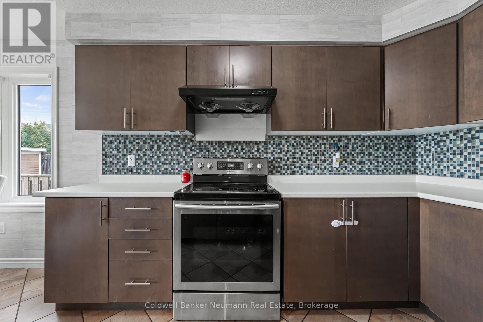 Photo 14 of 40 Laughland Lane, Guelph ON