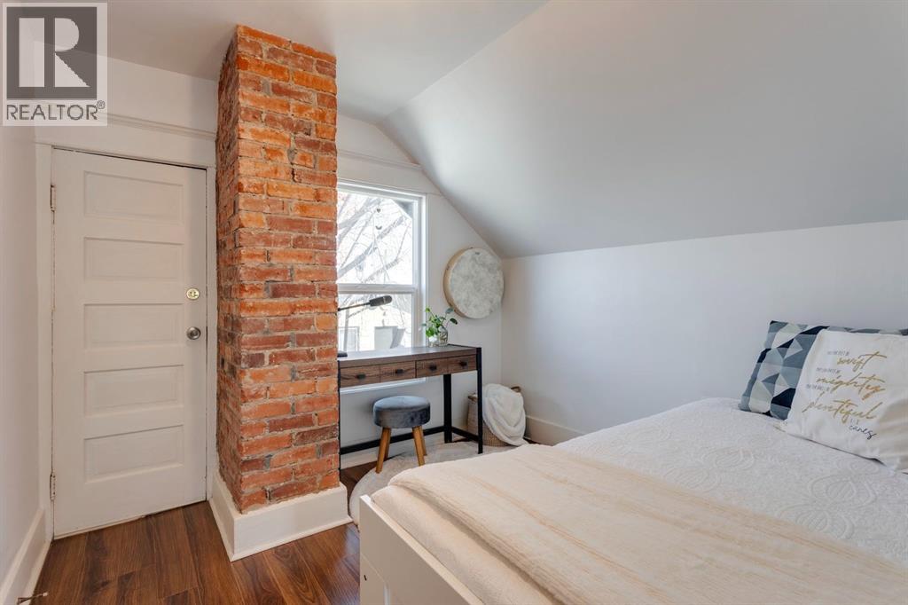 Single Family House for Sale in  Parkhill Street SW Parkhill Calgary 