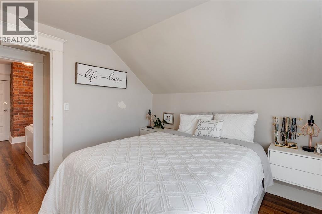 Single Family House for Sale in  Parkhill Street SW Parkhill Calgary 