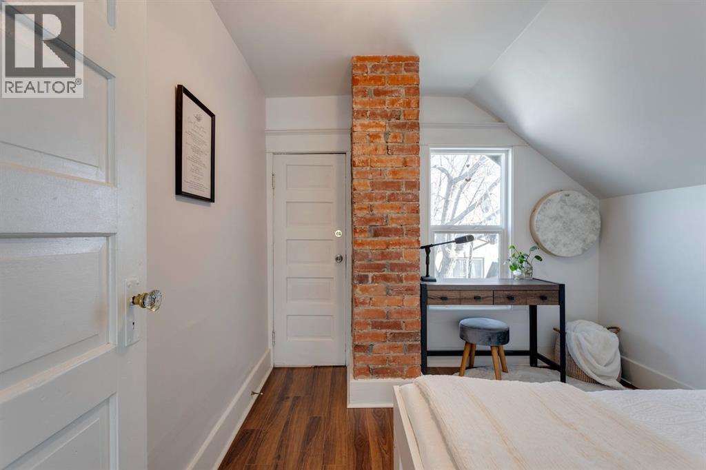 Single Family House for Sale in  Parkhill Street SW Parkhill Calgary 