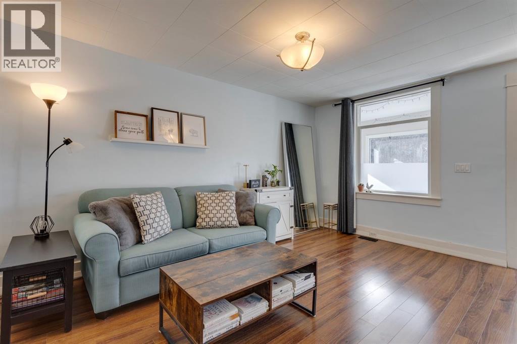 Single Family House for Sale in  Parkhill Street SW Parkhill Calgary 