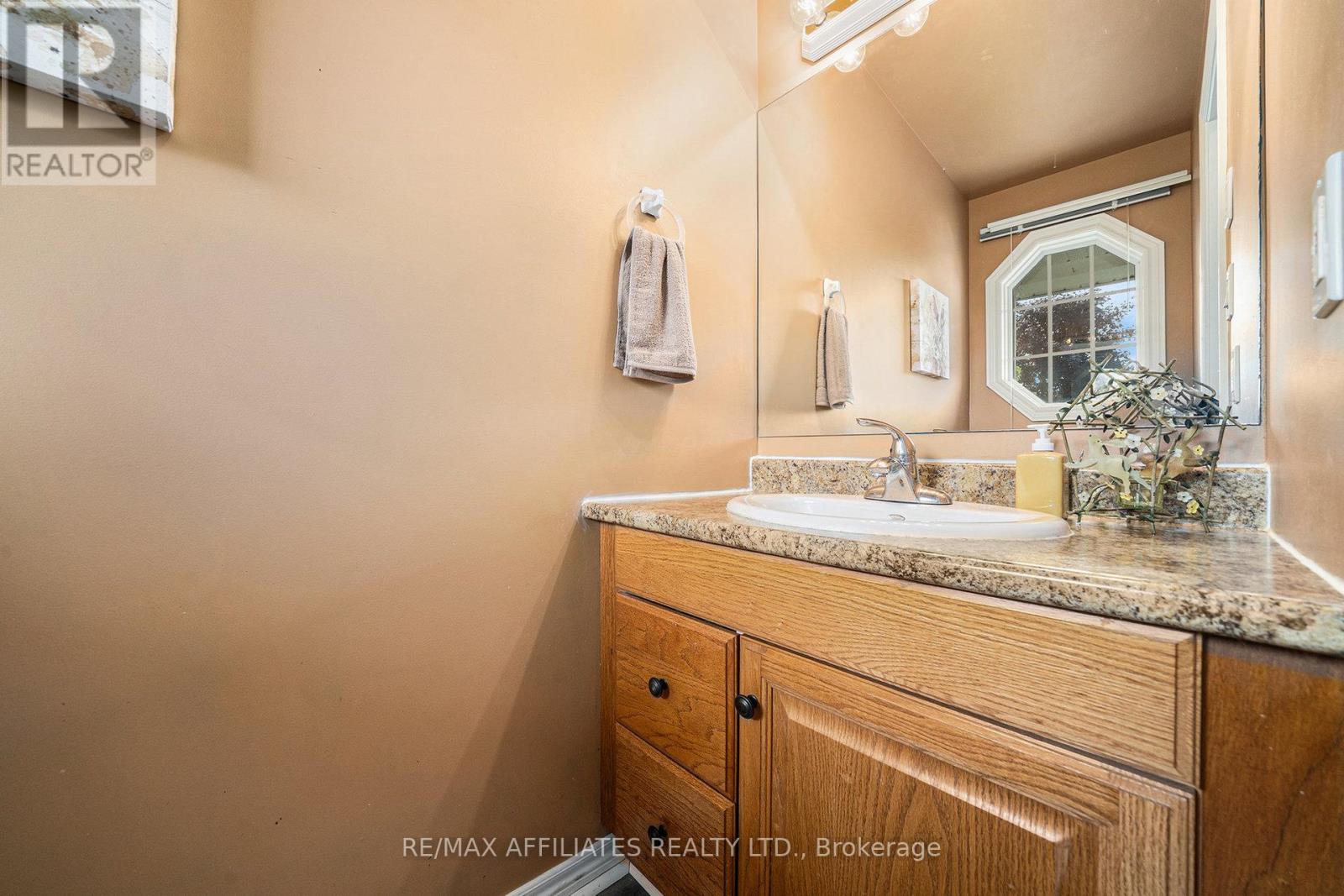Photo 14 of 516 Joseph Street, Carleton Place ON