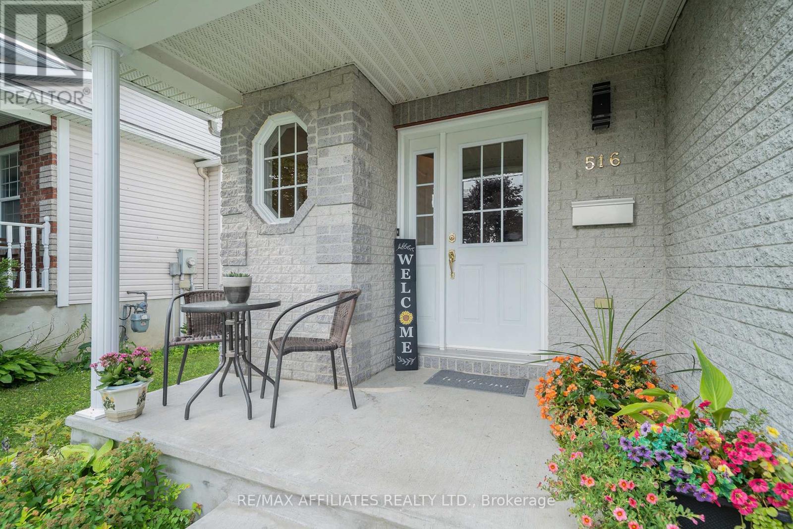 Welcoming covered entryway