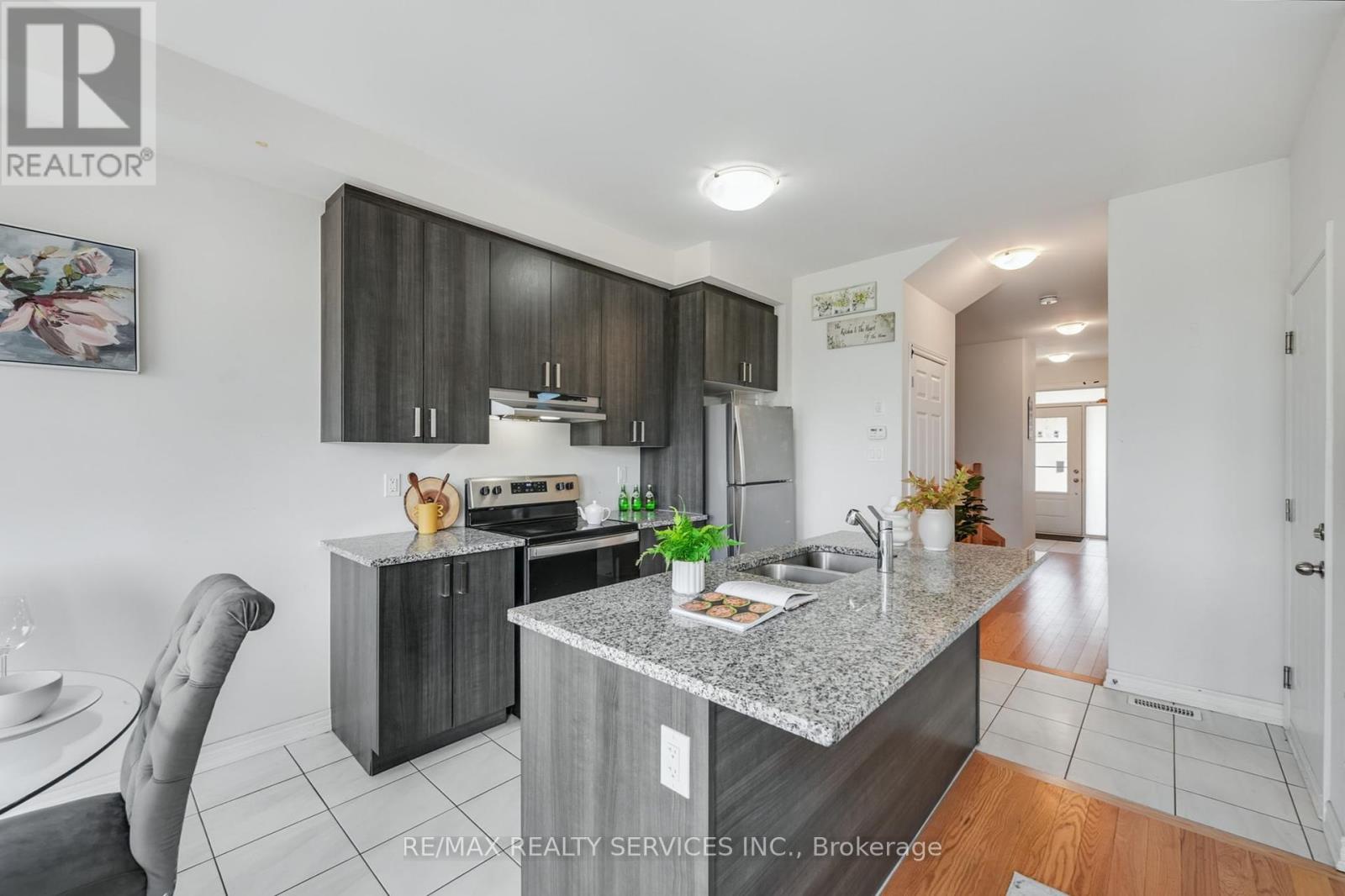 Photo 11 of 49 Bayardo Drive, Oshawa ON