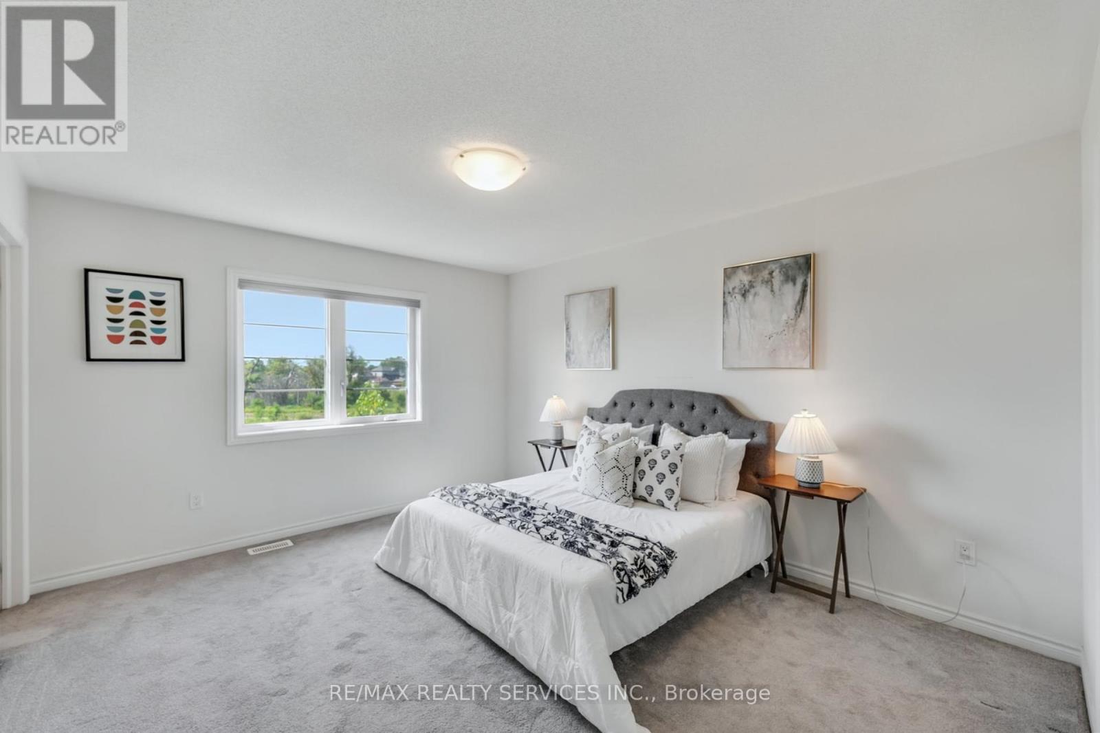 Photo 14 of 49 Bayardo Drive, Oshawa ON