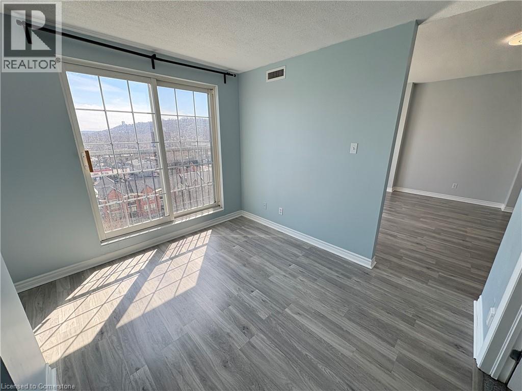 Photo 5 of 135 James Street S Unit 804, Hamilton ON