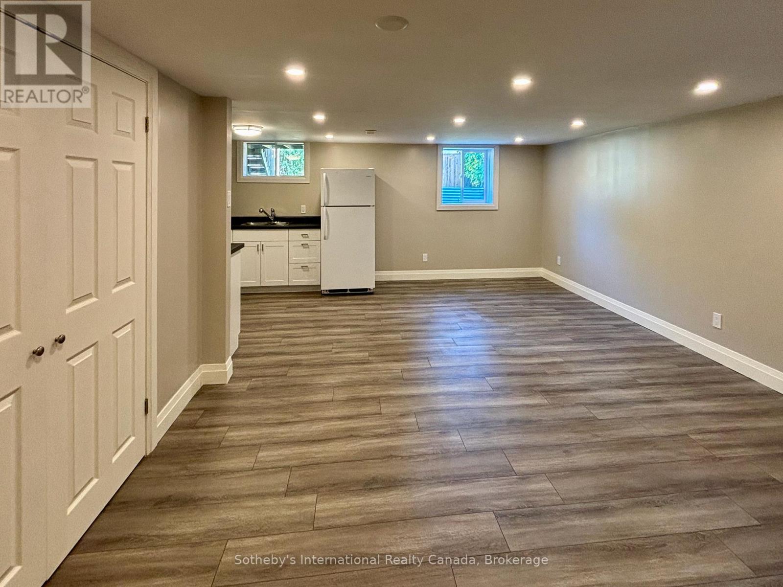 Photo 6 of 55 Courtice Crescent, Collingwood ON