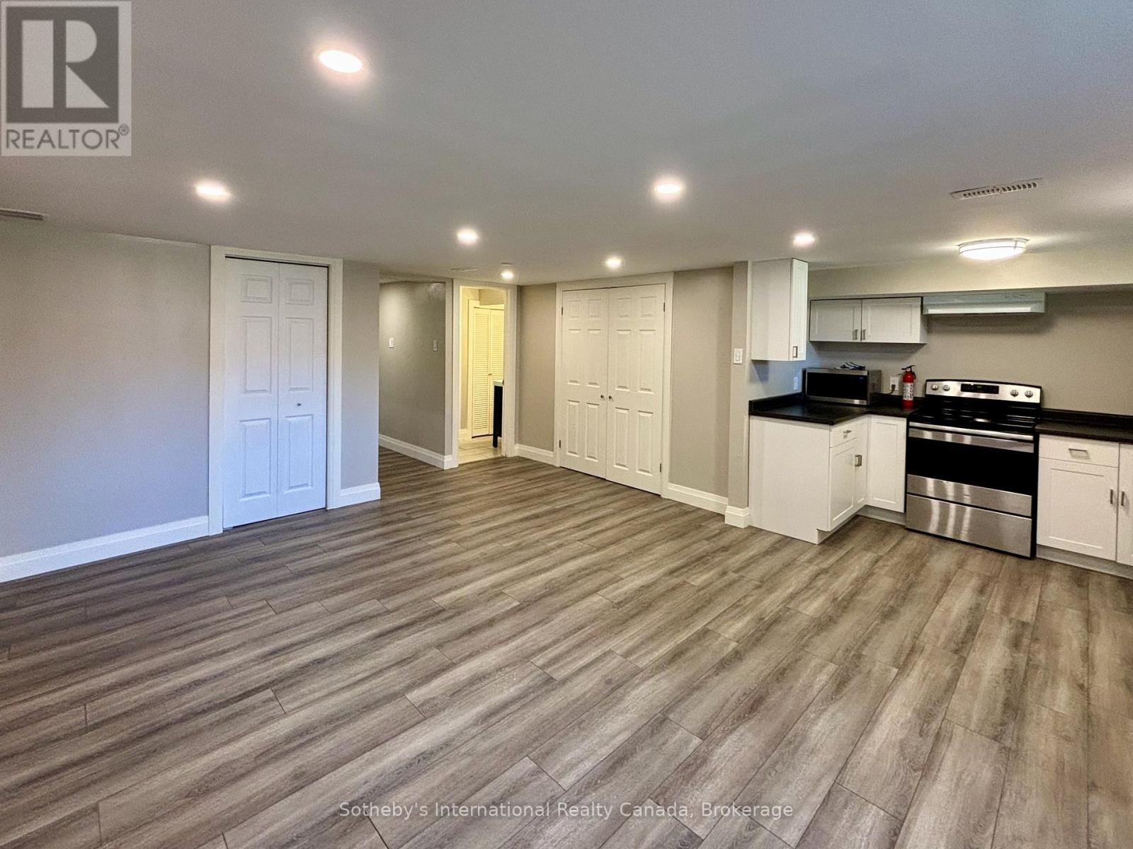 Photo 12 of 55 Courtice Crescent, Collingwood ON