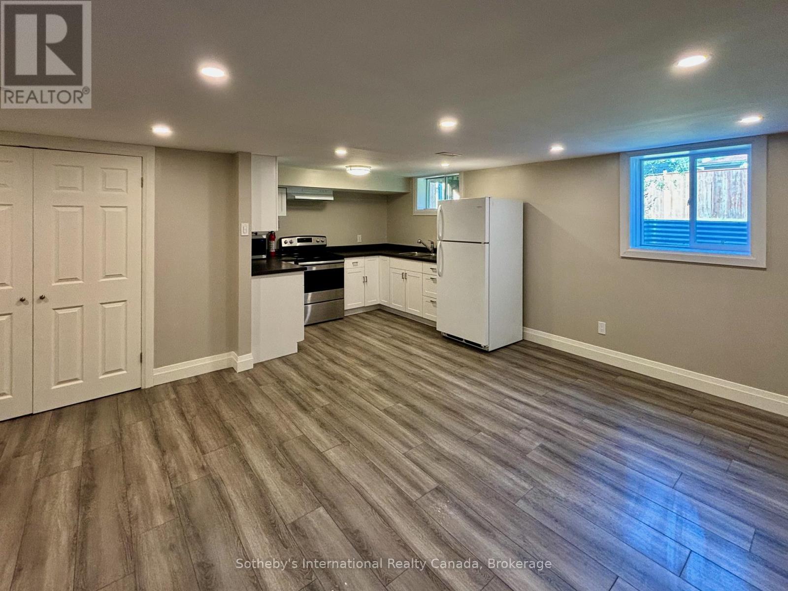 Photo 7 of 55 Courtice Crescent, Collingwood ON