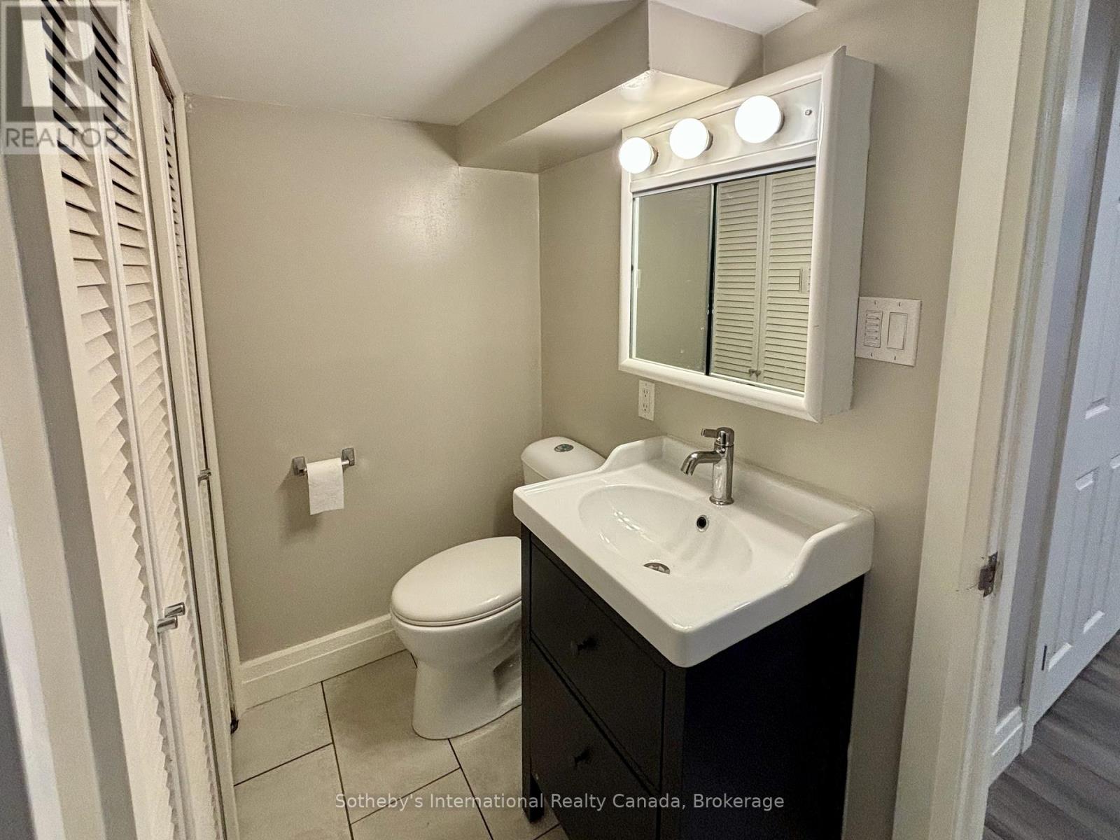 Photo 18 of 55 Courtice Crescent, Collingwood ON