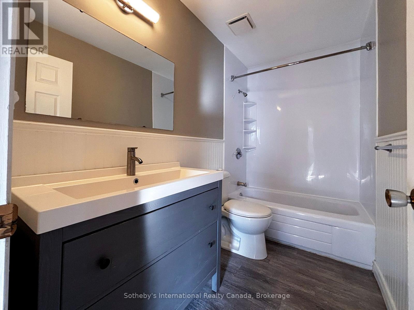 Photo 9 of 55 Courtice Crescent, Collingwood ON