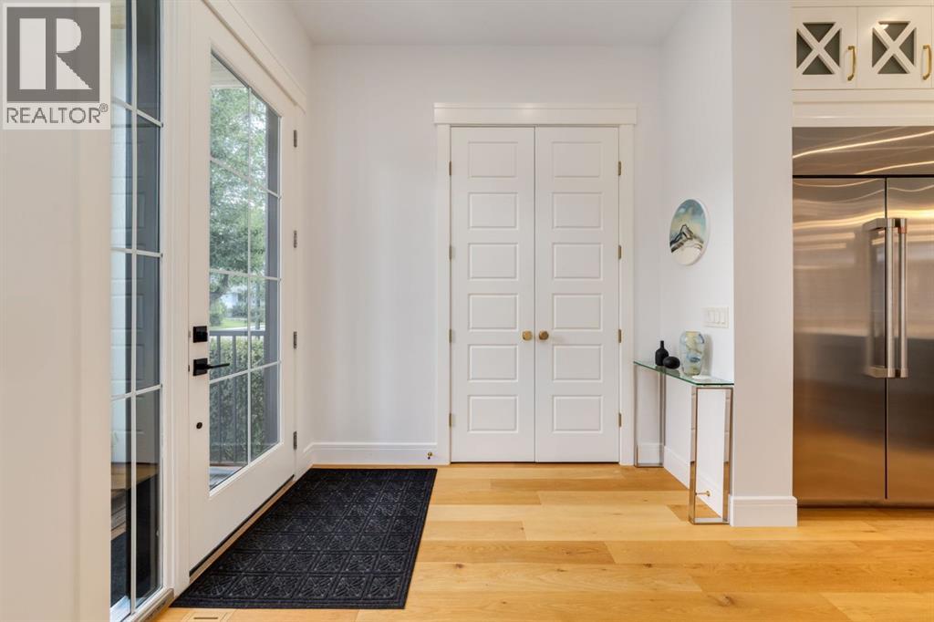 Photo 2 of 2720 4 Avenue Nw, Calgary AB