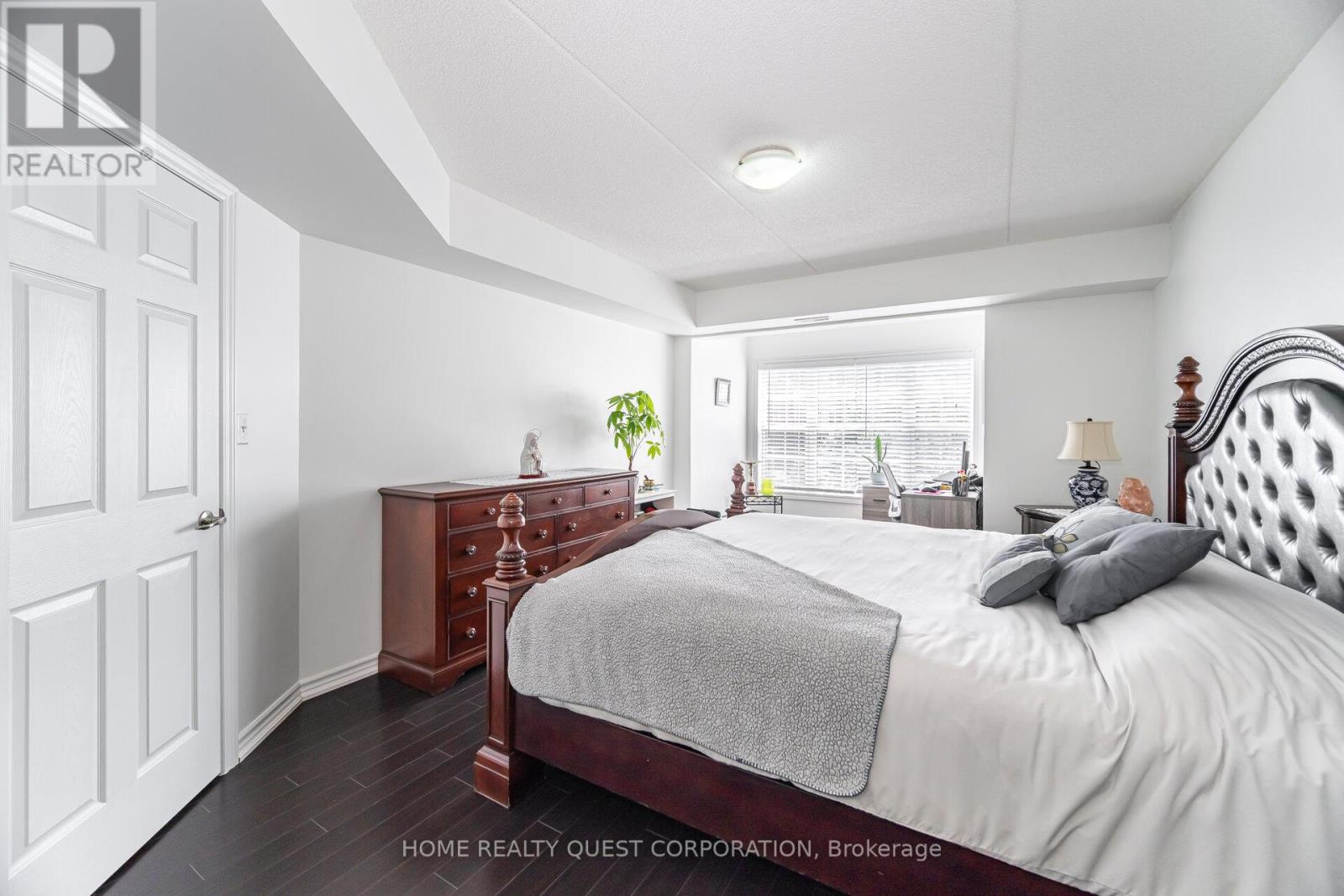 Photo 17 of 212 1340 Main Street E, Milton ON