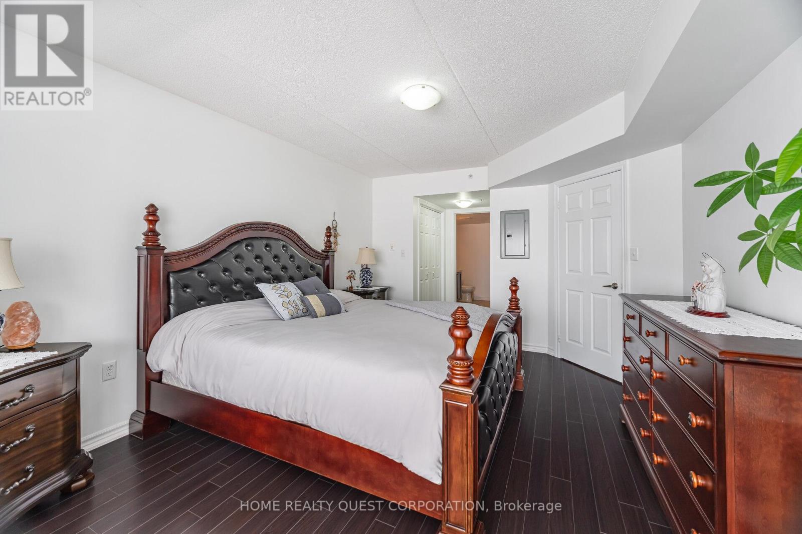Photo 19 of 212 1340 Main Street E, Milton ON