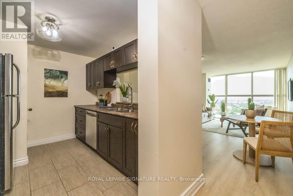 Photo 22 of 1806 4205 Shipp Drive, Mississauga ON