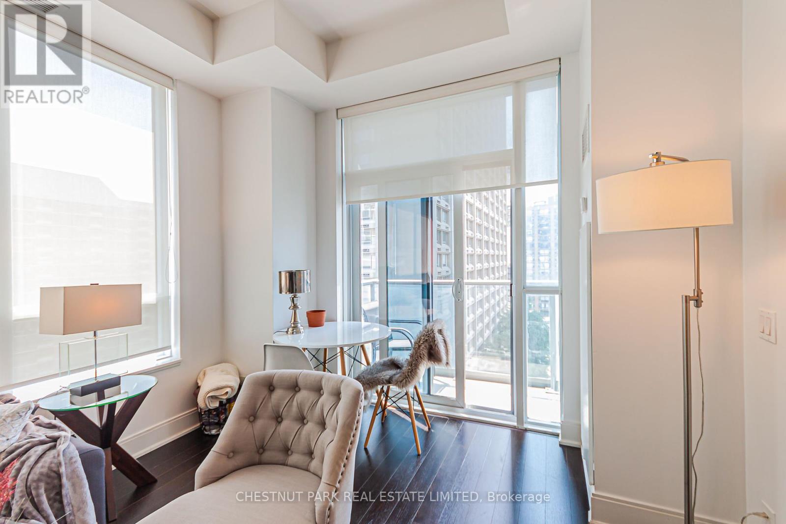 Photo 13 of 1204 21 Balmuto Street, Toronto ON