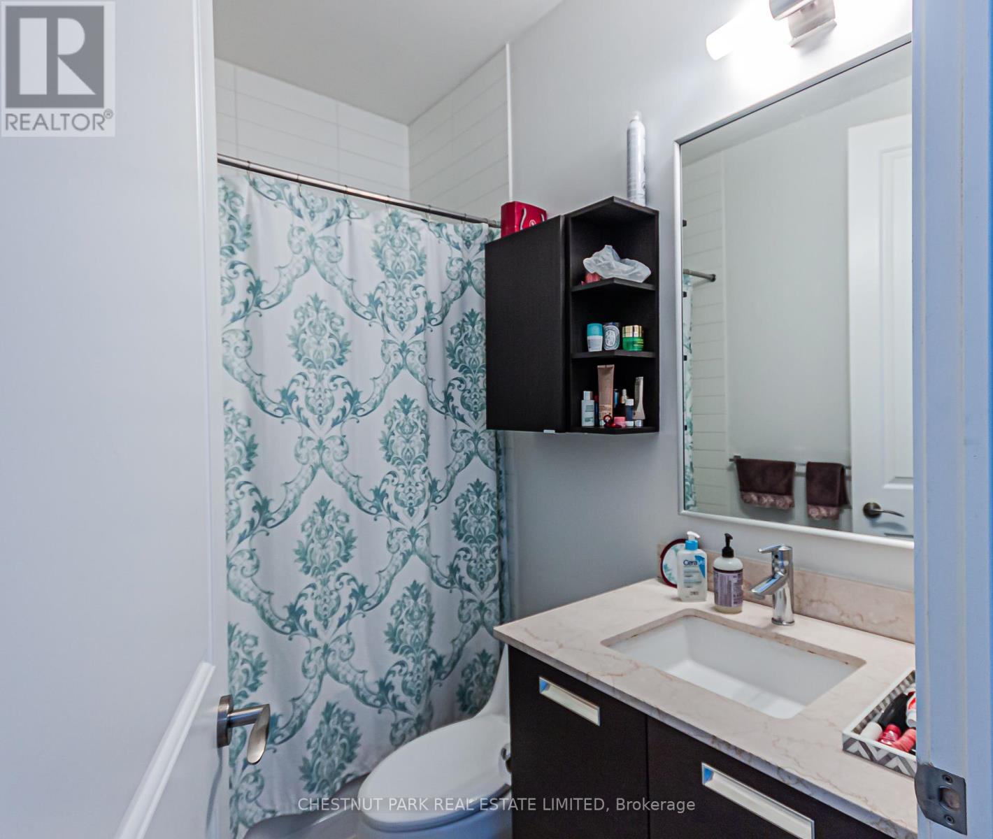 Photo 11 of 1204 21 Balmuto Street, Toronto ON