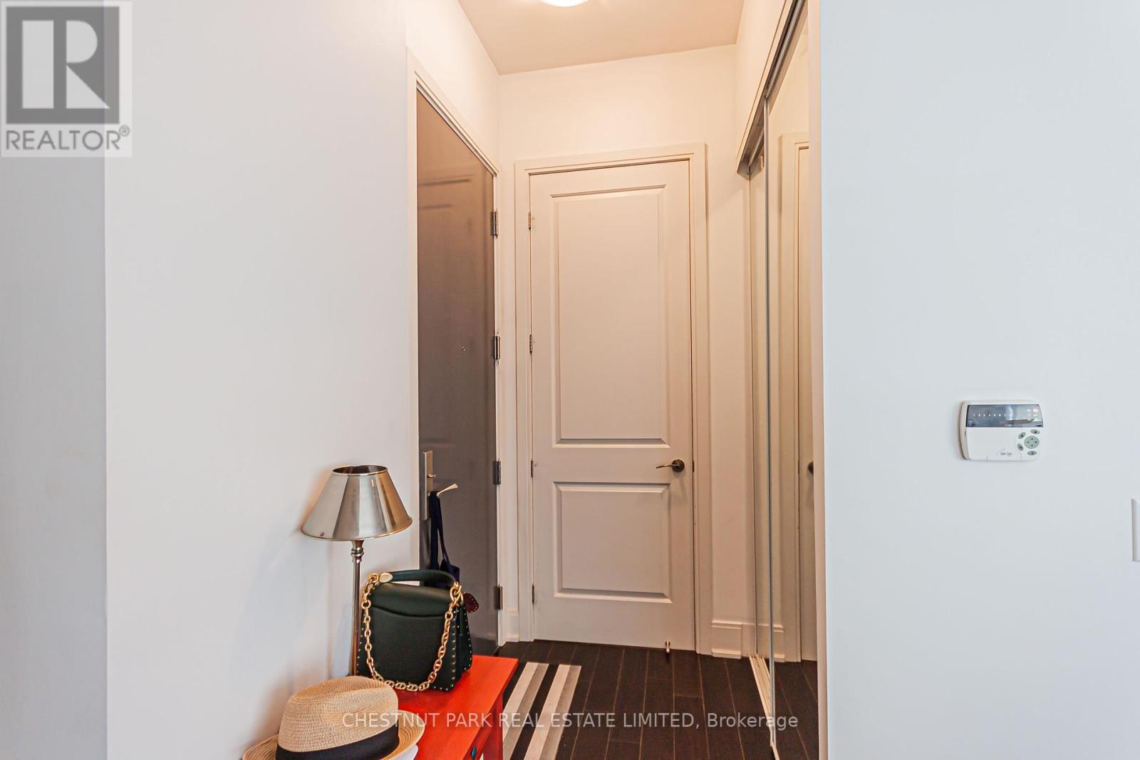 Photo 9 of 1204 21 Balmuto Street, Toronto ON