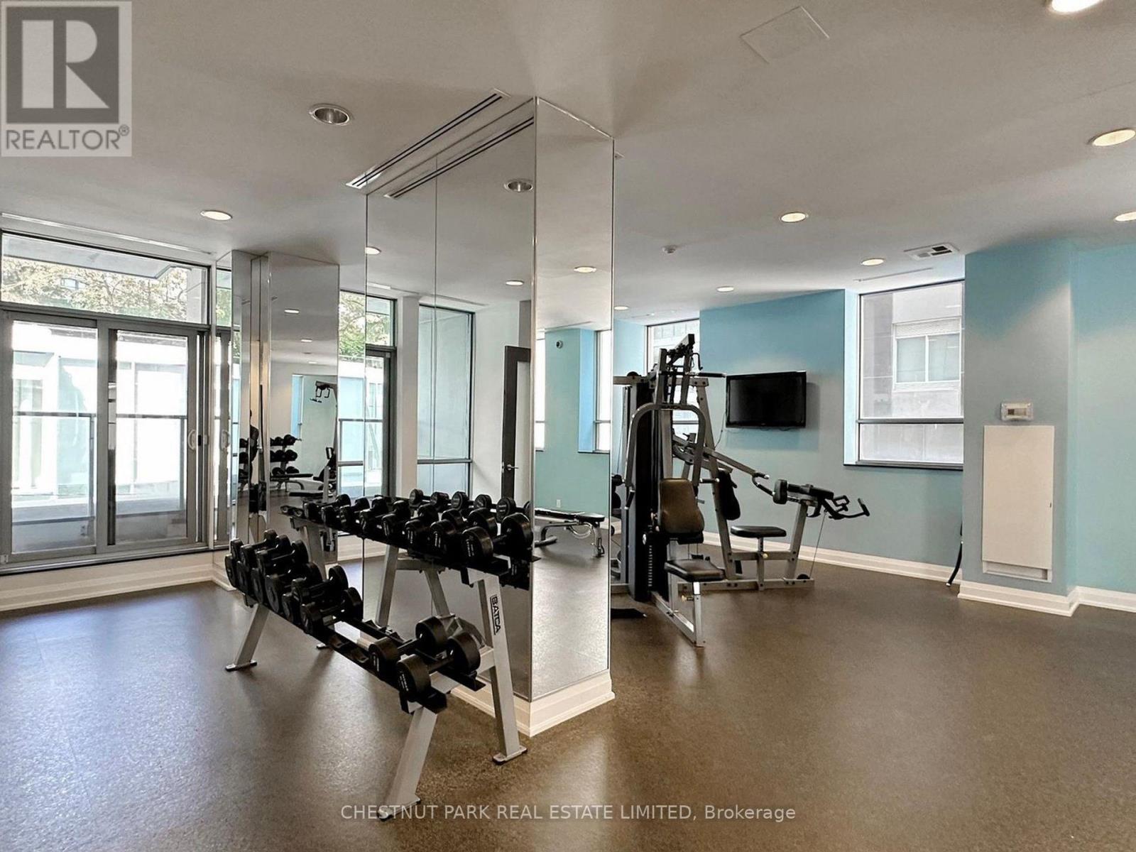 Photo 6 of 1204 21 Balmuto Street, Toronto ON
