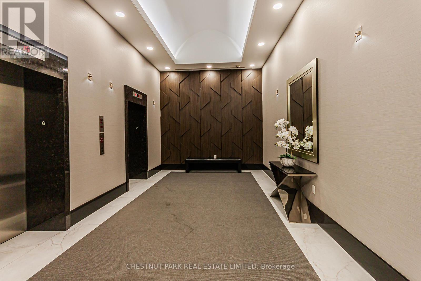 Photo 32 of 1204 21 Balmuto Street, Toronto ON