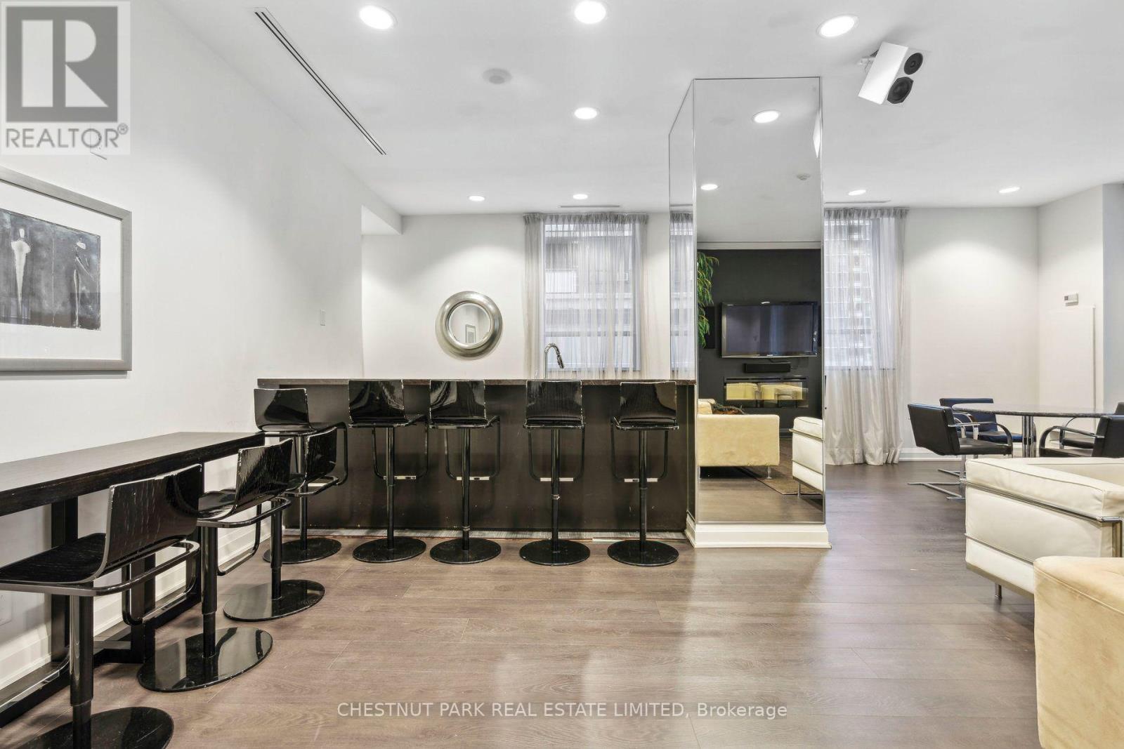 Photo 27 of 1204 21 Balmuto Street, Toronto ON