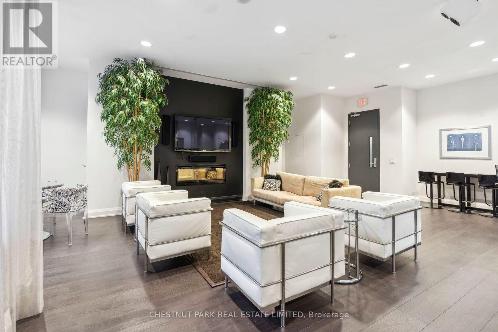 Photo 1 of 1204 21 Balmuto Street, Toronto ON
