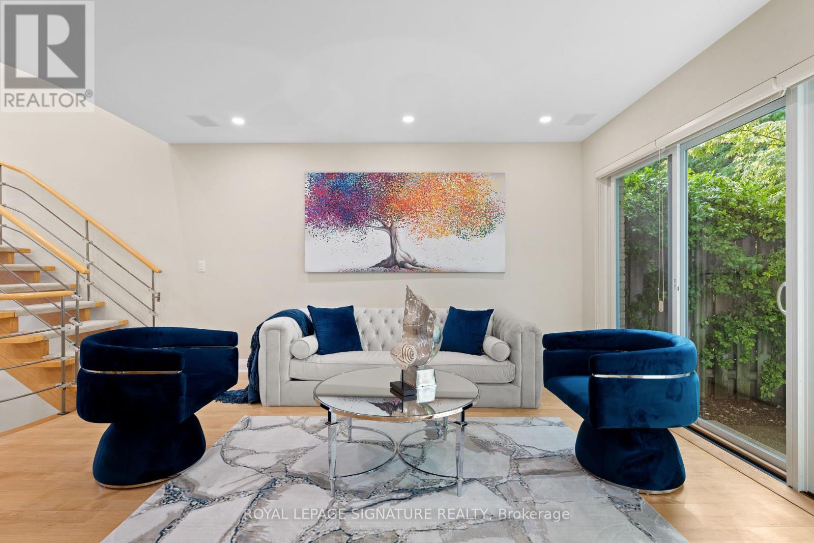 Photo 8 of 153 96 Crimson Mill Way, Toronto ON
