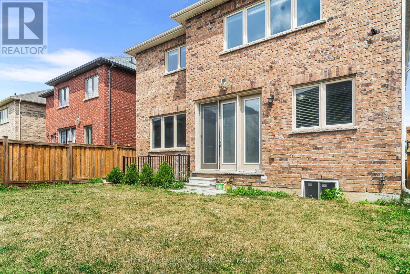 Photo 27 of 22 Gainsford Road, Brampton ON