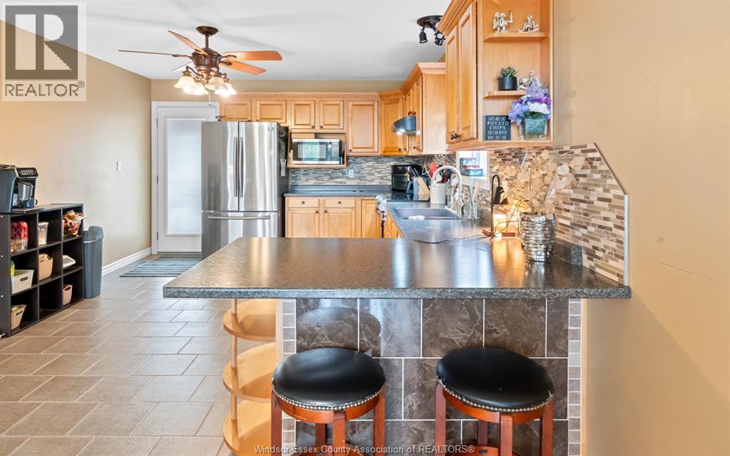 Photo 25 of 89 Hazel Crescent, Kingsville ON