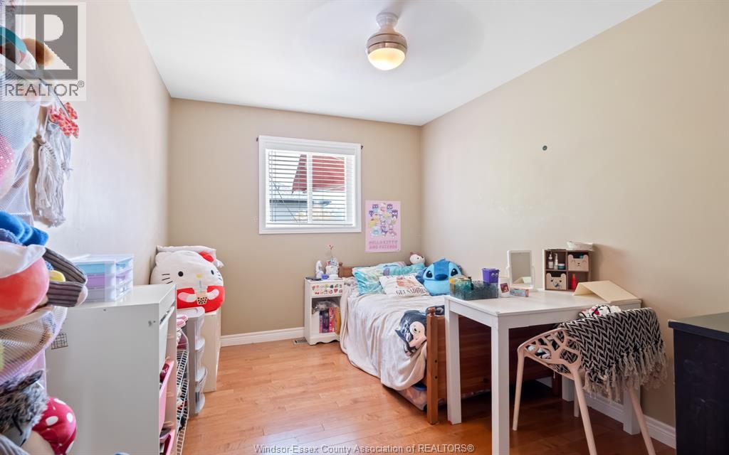 Photo 28 of 89 Hazel Crescent, Kingsville ON