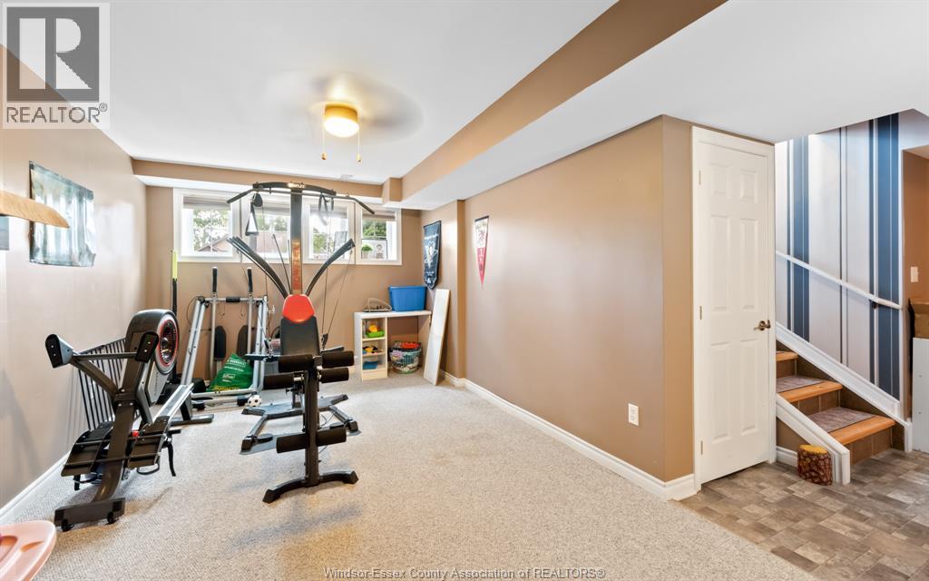 Photo 2 of 89 Hazel Crescent, Kingsville ON