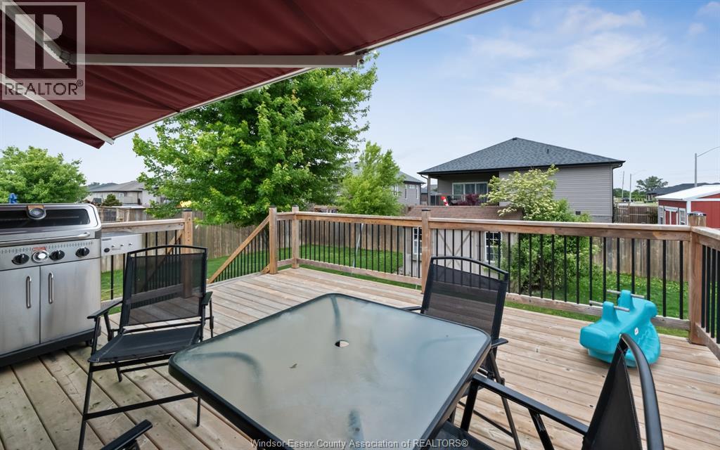 Photo 9 of 89 Hazel Crescent, Kingsville ON