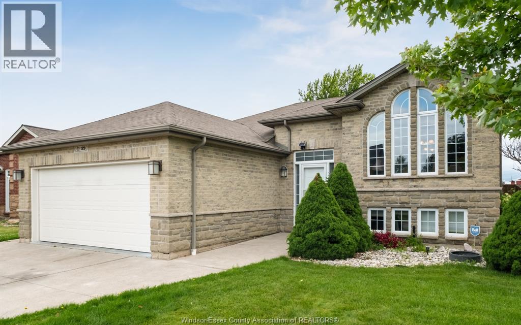 Photo 1 of 89 Hazel Crescent, Kingsville ON