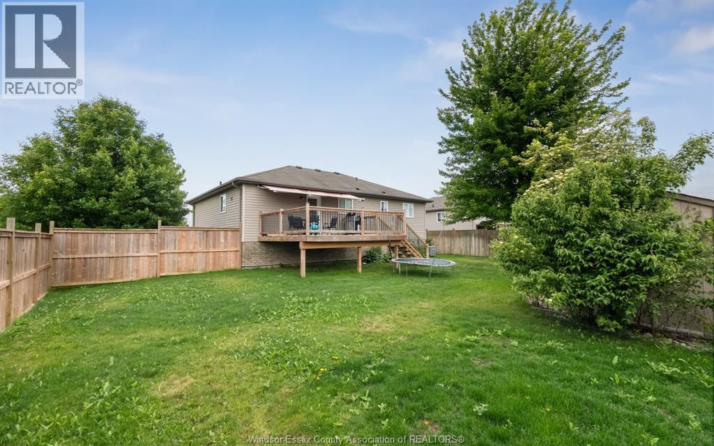 Photo 7 of 89 Hazel Crescent, Kingsville ON