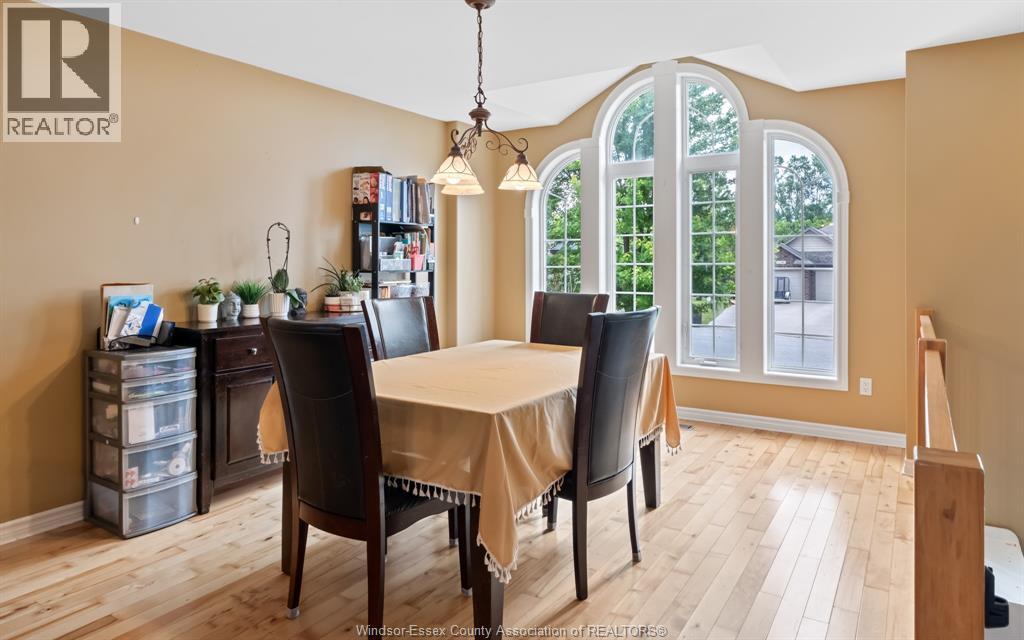Photo 24 of 89 Hazel Crescent, Kingsville ON