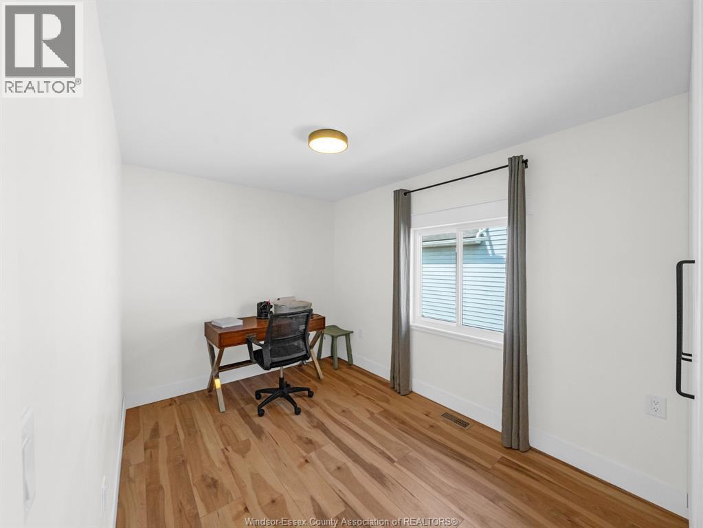 Photo 16 of 520 Mersea Rd 3, Leamington ON