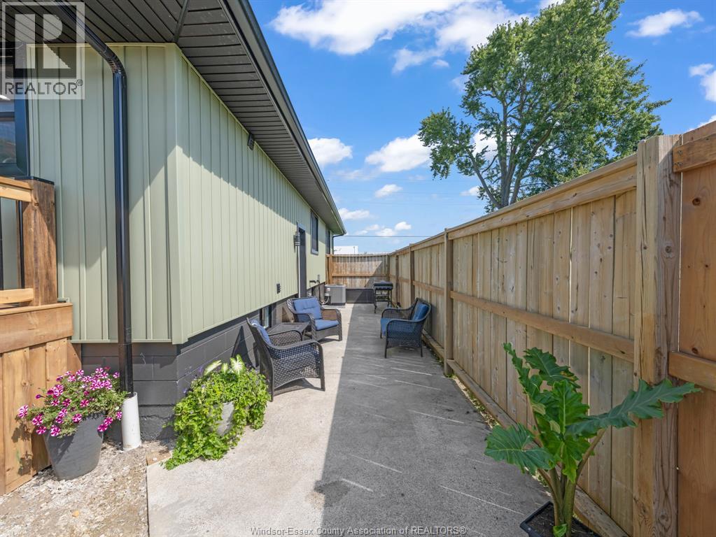 Photo 22 of 520 Mersea Rd 3, Leamington ON
