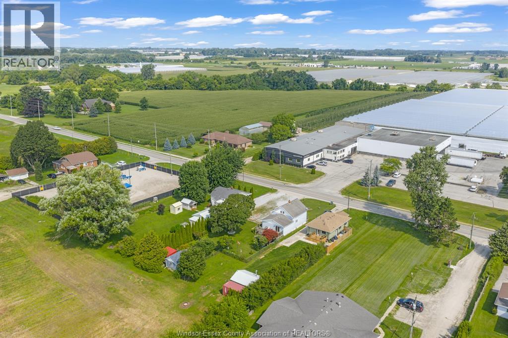 Photo 12 of 520 Mersea Rd 3, Leamington ON