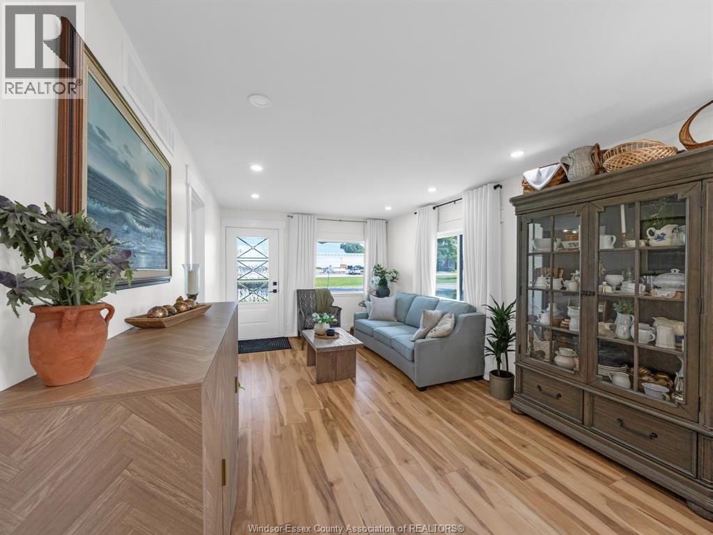 Photo 36 of 520 Mersea Rd 3, Leamington ON