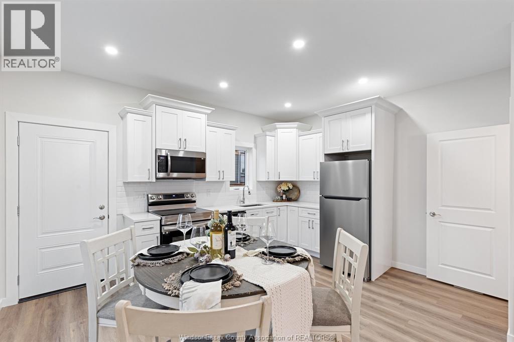 Photo 10 of 870 Arthur, Windsor ON