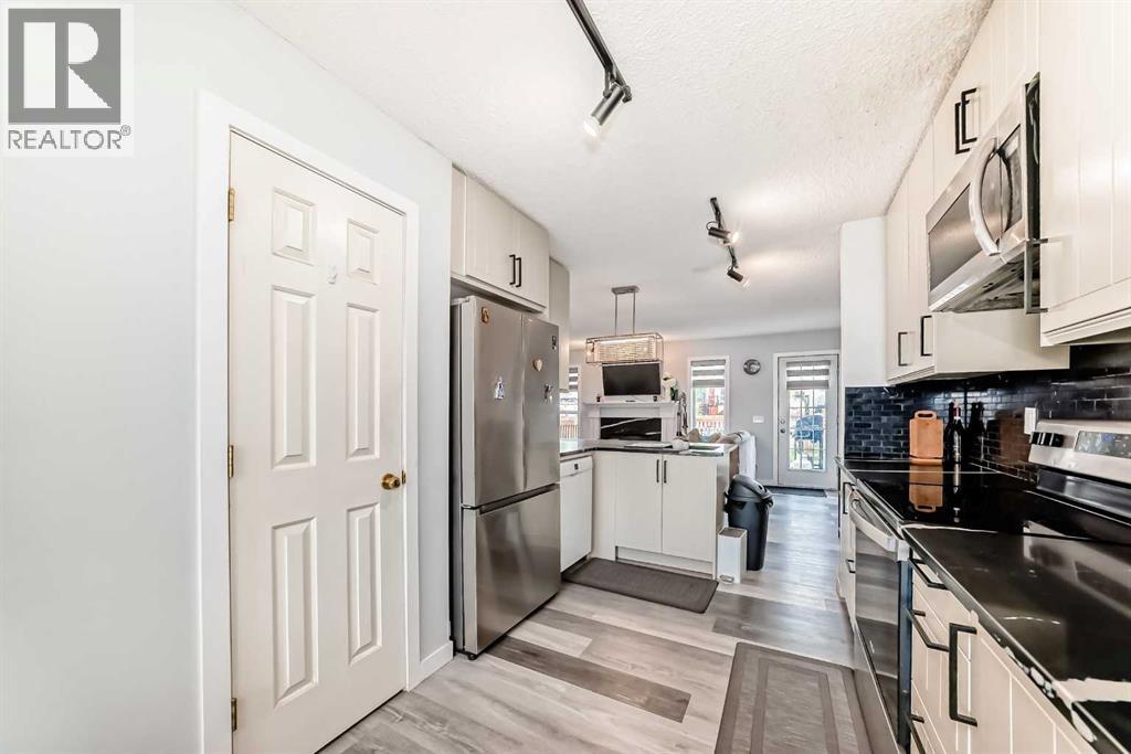 Single Family House for Sale in  Hidden Ranch Hill NW Hidden Valley Calgary 